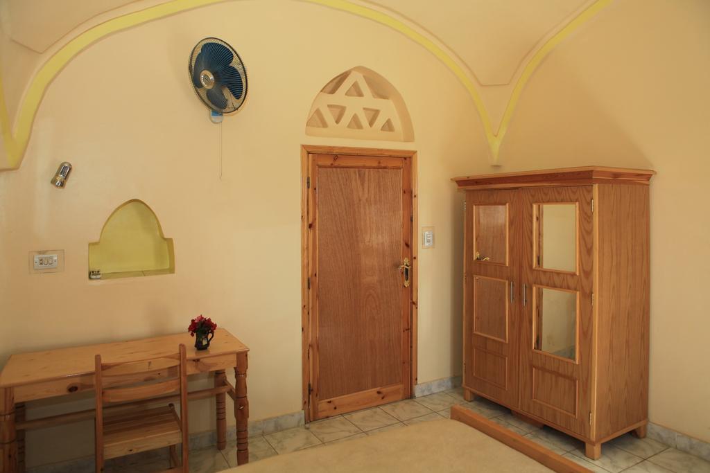 El Fayrouz Hotel Луксор Стая снимка