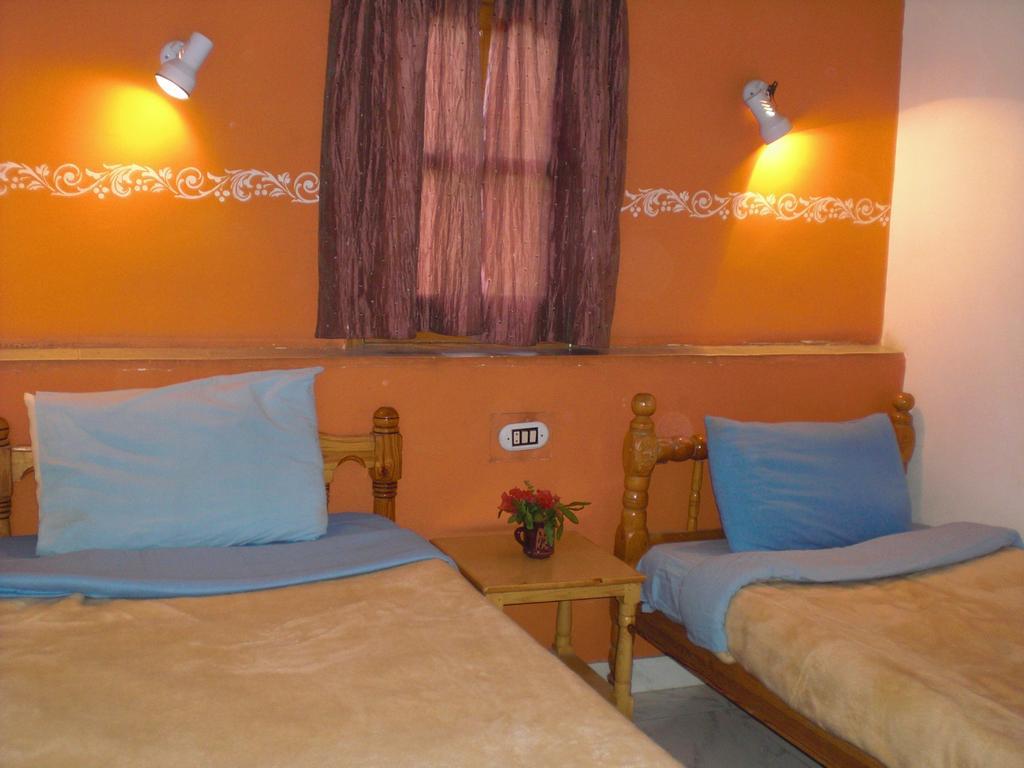 El Fayrouz Hotel Луксор Стая снимка